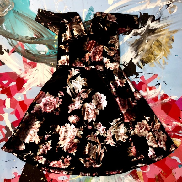 NWOT Charlotte Russe Metalic Floral Skater Dress - Picture 2 of 5